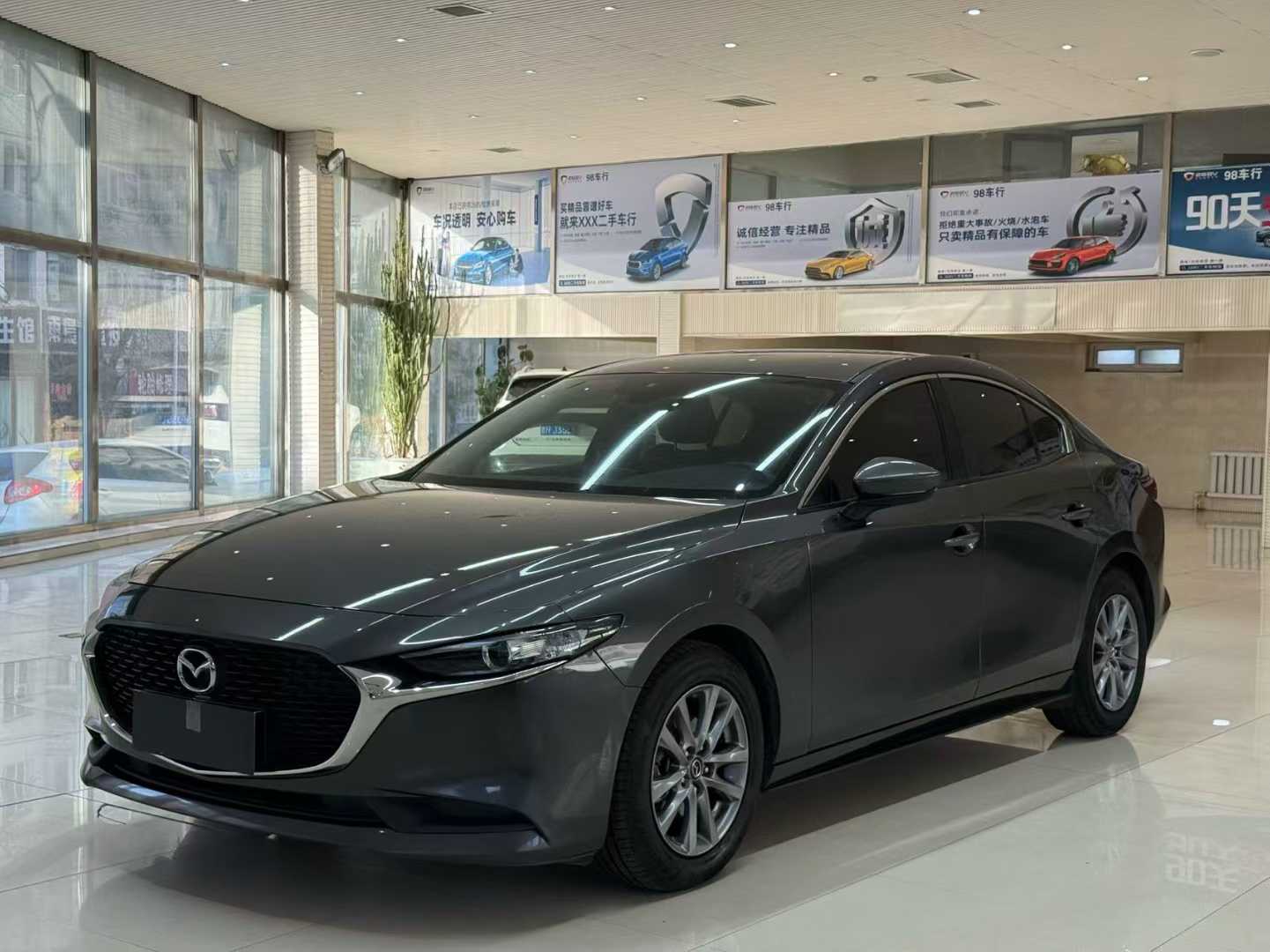 Mazda 3 Axela 2021 2.0-литровая автоматическая версия с качественным двигателем