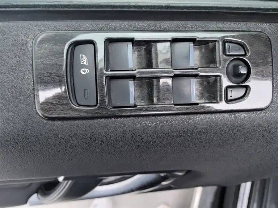 Land Rover  Land Rover Discovery Sport 2017 2.0T HSE