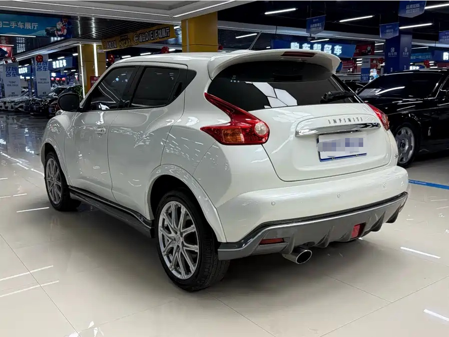 2014 Infiniti ESQ 1.6L Spontaneous Edition