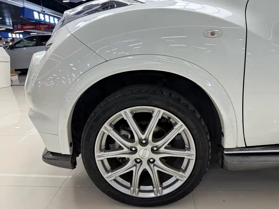 2014 Infiniti ESQ 1.6L Spontaneous Edition