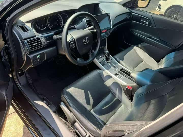 Honda 2016 Honda Accord 2.0L CVT Comfort Edition