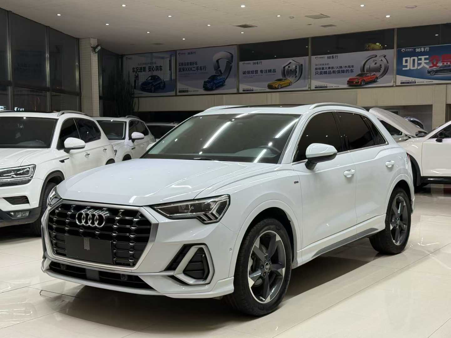 Audi 2023 Q3 35 TFSI S line Premium