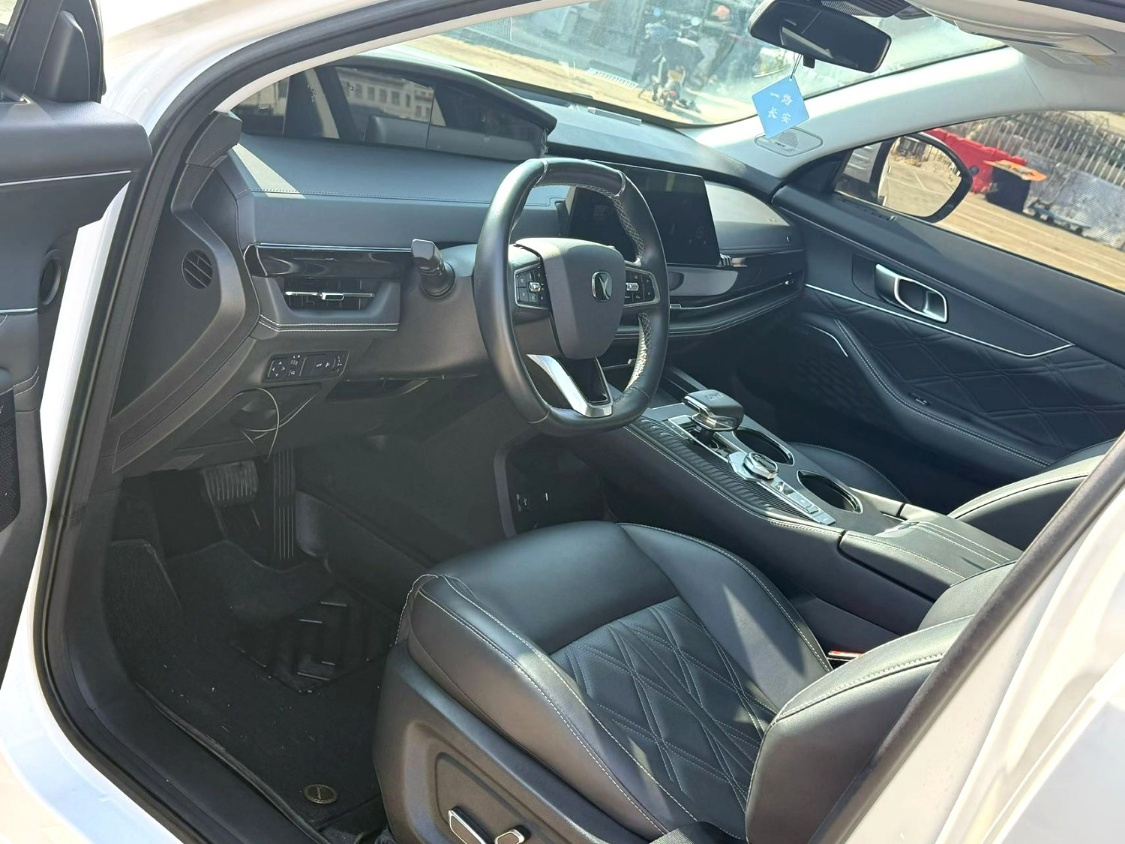 Changan UNI-K 2024 model 2.0T two-wheel drive global version