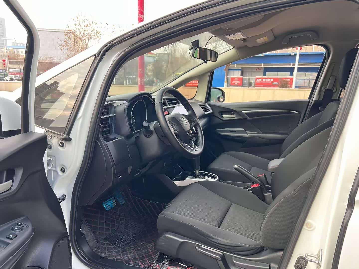 Honda Honda Fit 2016 Model 1.5L SE CVT Fashion Edition