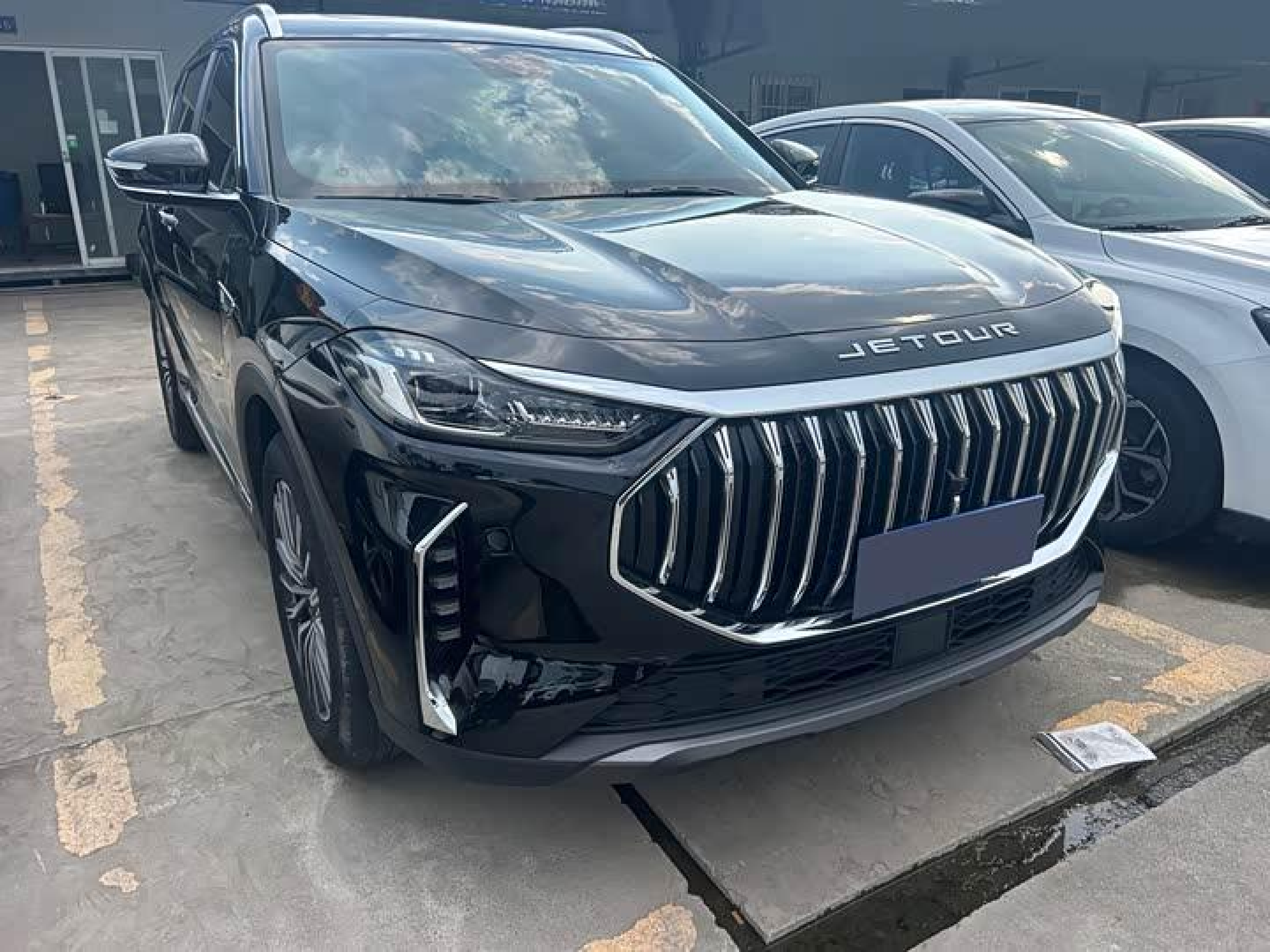 Jetour X70 PLUS 2023 1.5T DCT Self-Reliant PRO 7-Seater