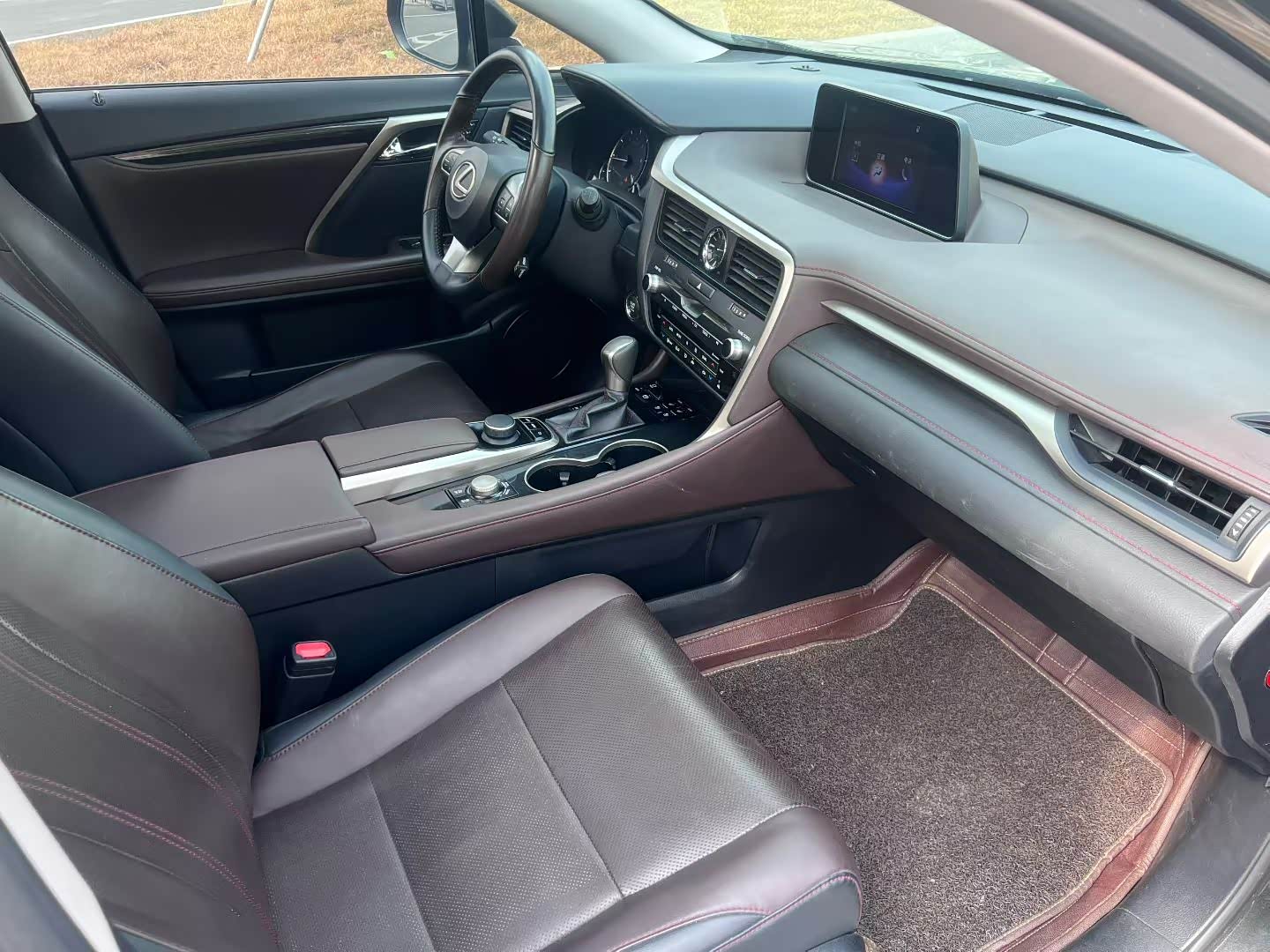 لكزس RX 2020 نموذج 300 AWD الإصدار الأنيق