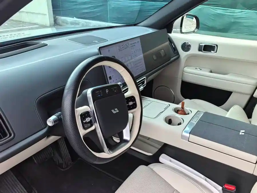 Li Auto The Li Auto L6 2025 Max Intelligent Refresh Edition