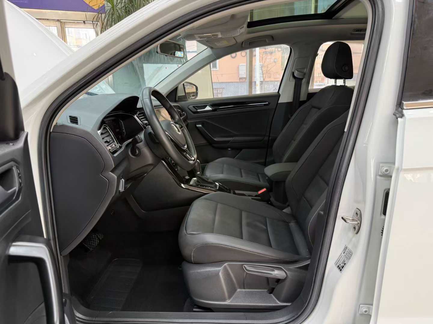 Volkswagen Volkswagen T-Roc 2021 280TSI DSG 2WD Comfort & Intelligent Connect Edition