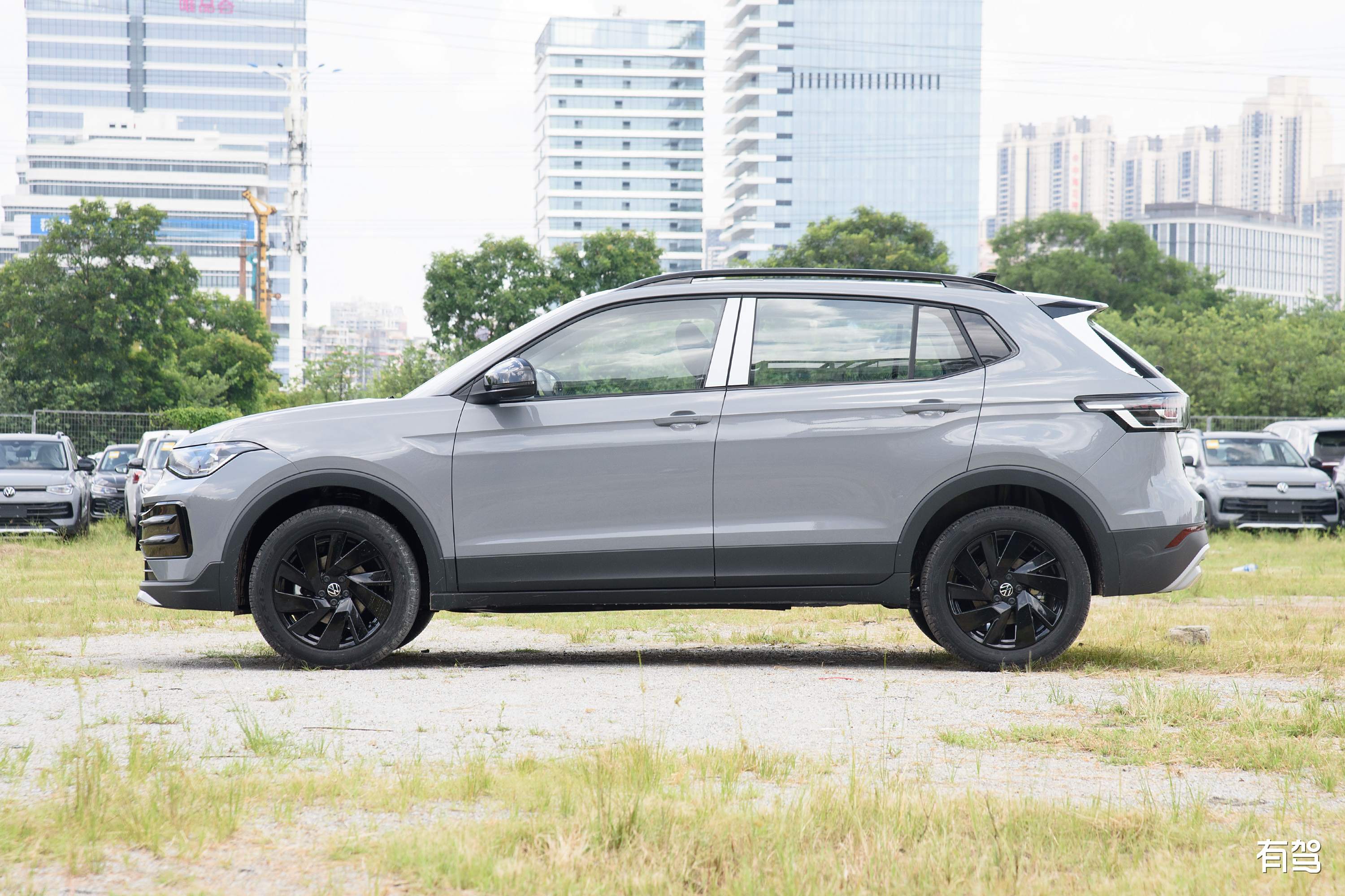 Volkswagen Volkswagen Tharu 300TSI 1.5L TSI Turbocharged