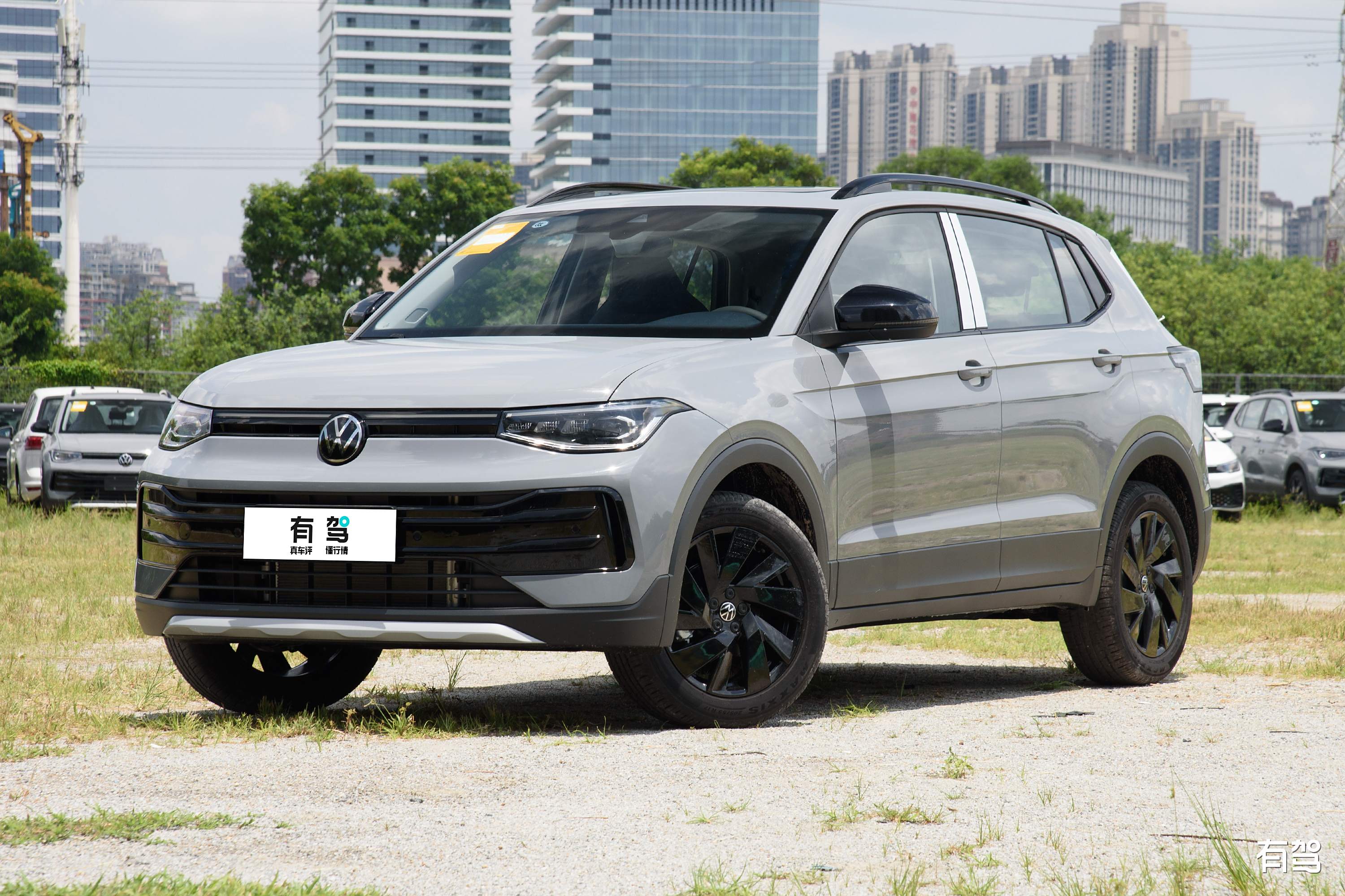 Volkswagen Volkswagen Tharu 300TSI 1.5L TSI Turbocharged