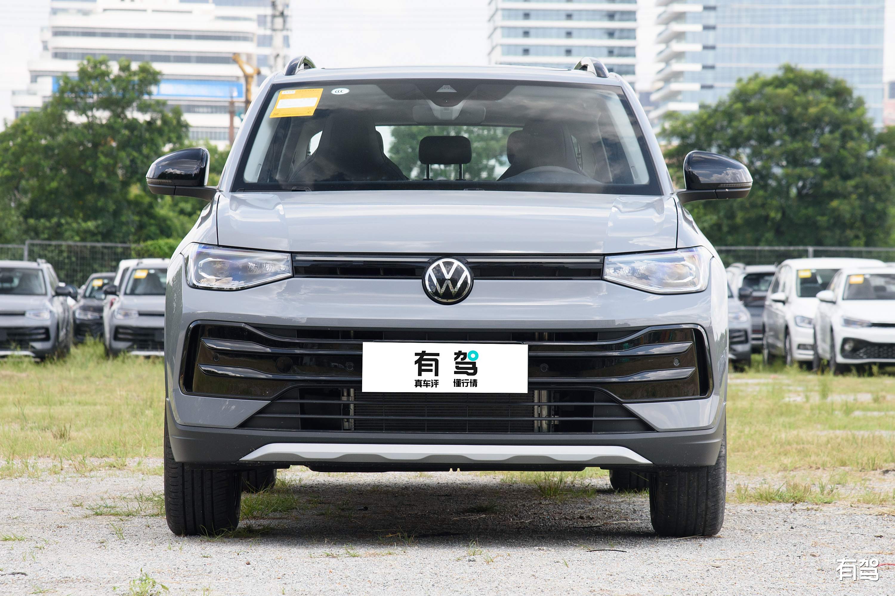 Volkswagen Volkswagen Tharu 300TSI 1.5L TSI Turbocharged