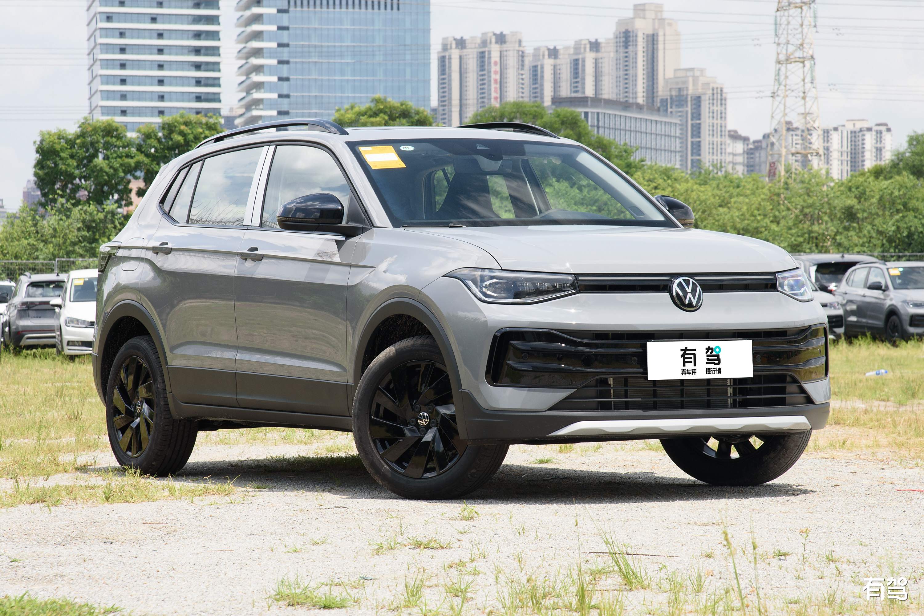 Volkswagen Volkswagen Tharu 300TSI 1.5L TSI Turbocharged