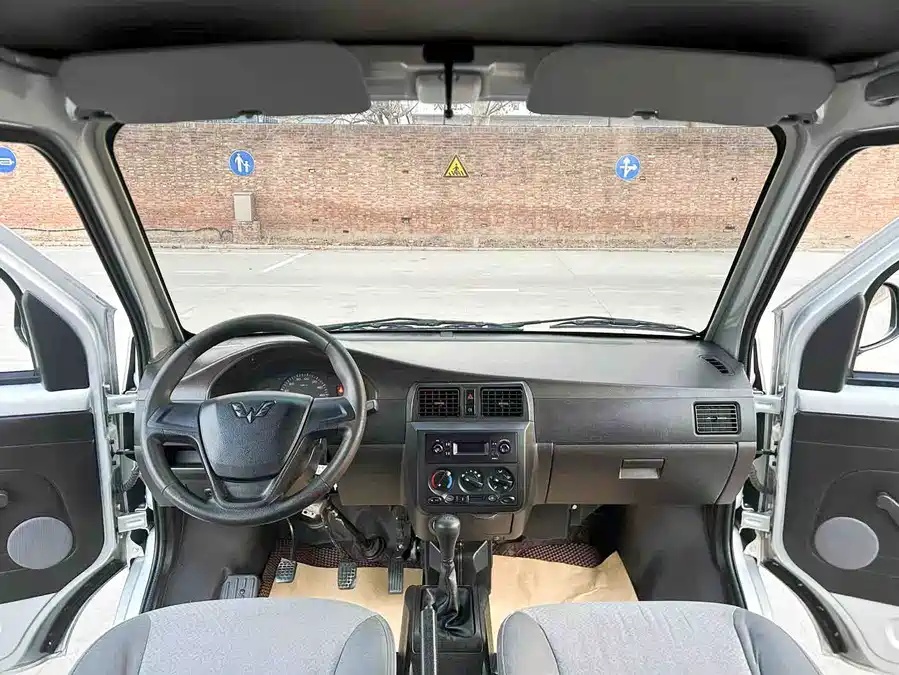 2021 Wuling Rongguang 1.5L Extended Basic Window Van  2-seater L3C