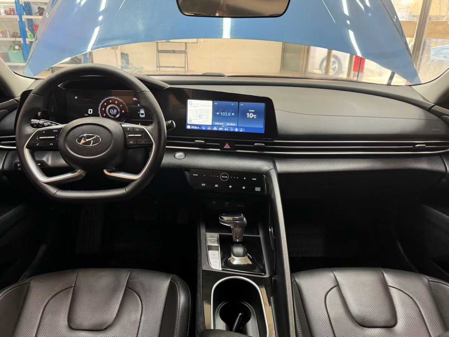 Hyundai 2022 Hyundai Elantra 1.5L CVT LUX Premium Edition