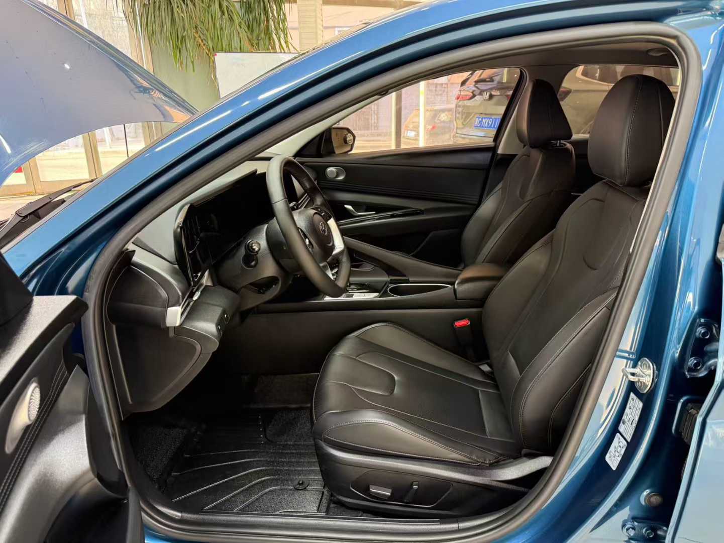 Hyundai 2022 Hyundai Elantra 1.5L CVT LUX Premium Edition