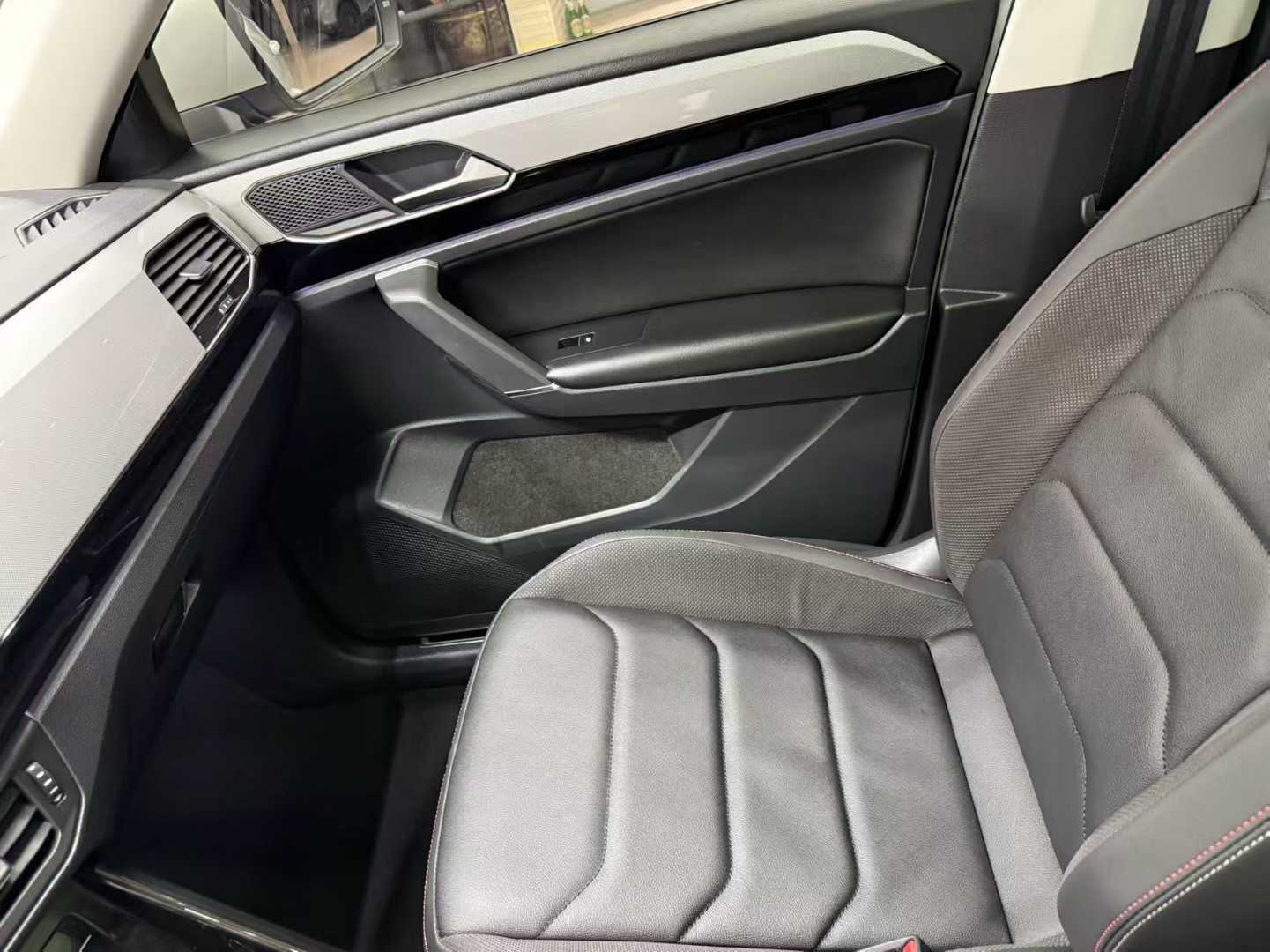 Volkswagen 2022 Volkswagen Tayron 280TSI 2WD Luxury Smart Connect Edition