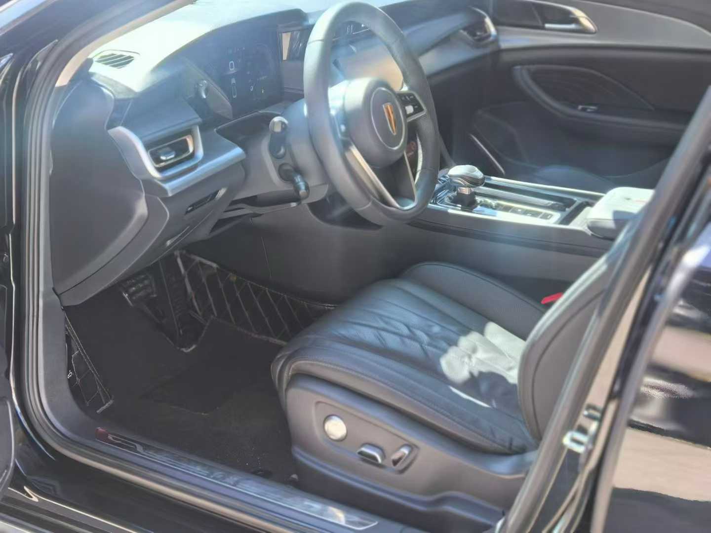 Hongqi 2023 Hongqi H5 2.0T Flagship Edition