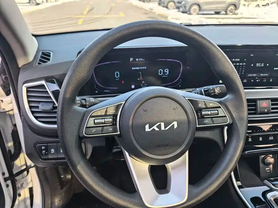 Kia 2023 Kia Seltos 1.5L CVT Deluxe Edition