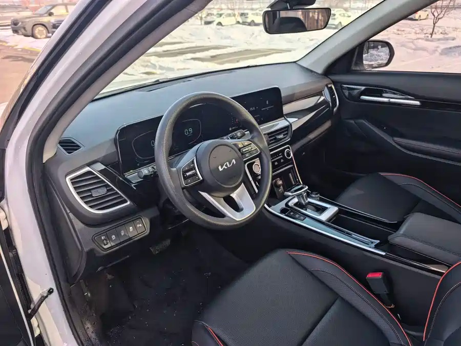 Kia 2023 Kia Seltos 1.5L CVT Deluxe Edition