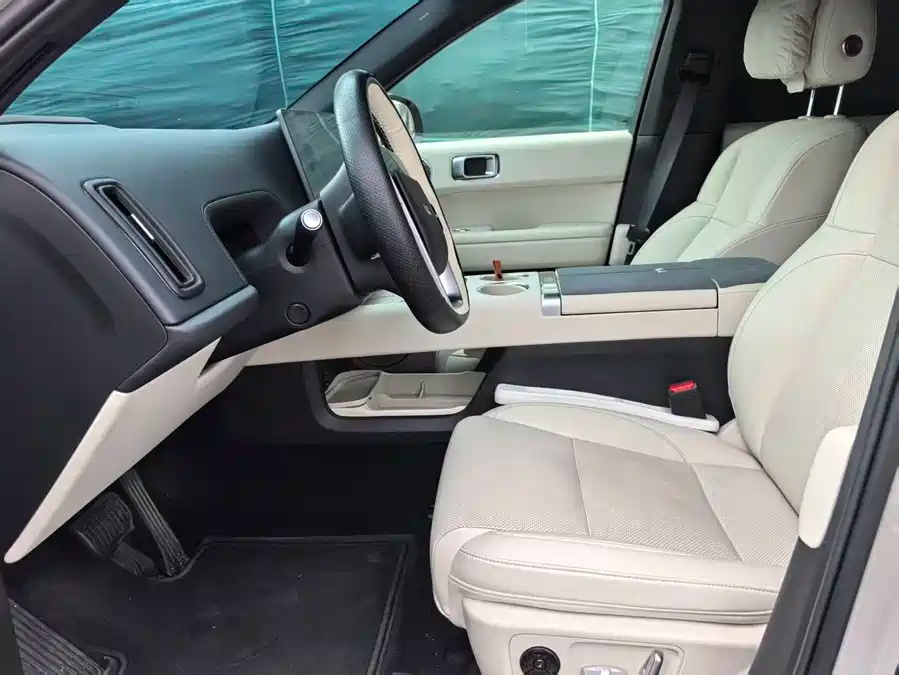 Li Auto 2025 Li L6 Max Smart Refresh Edition (2025)