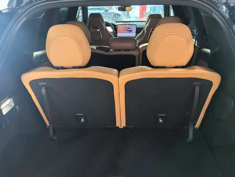 LYNK & CO Lynk & Co 09 EM-P 2024 2.0TD EM-P AWD PRO 7‑Seater