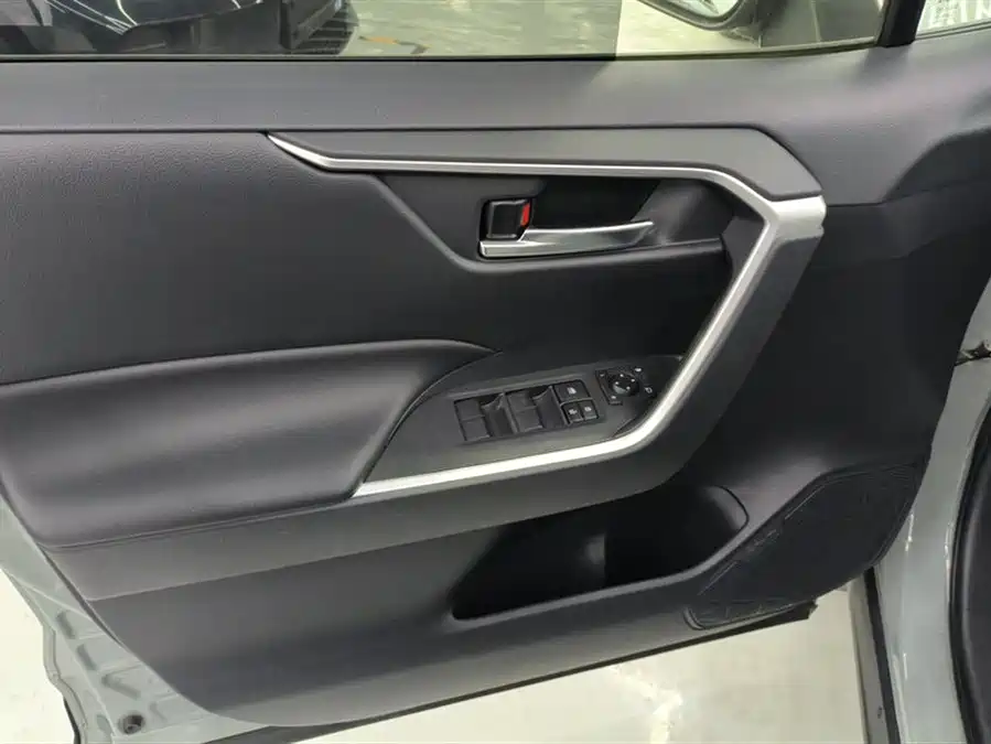 Toyota Toyota RAV4 Rongfang 2020 2.5L Hybrid E-CVT 4WD Elite Edition