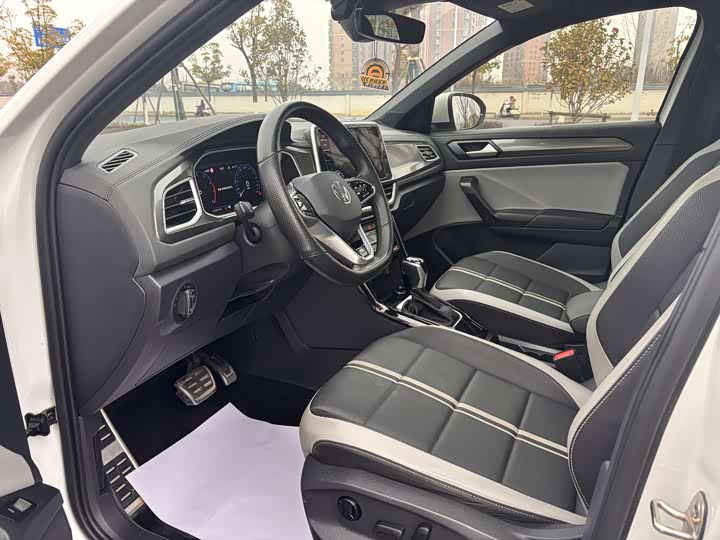 VW T-ROC 2024 300TSI DSG 2WD Chen Guang Edition