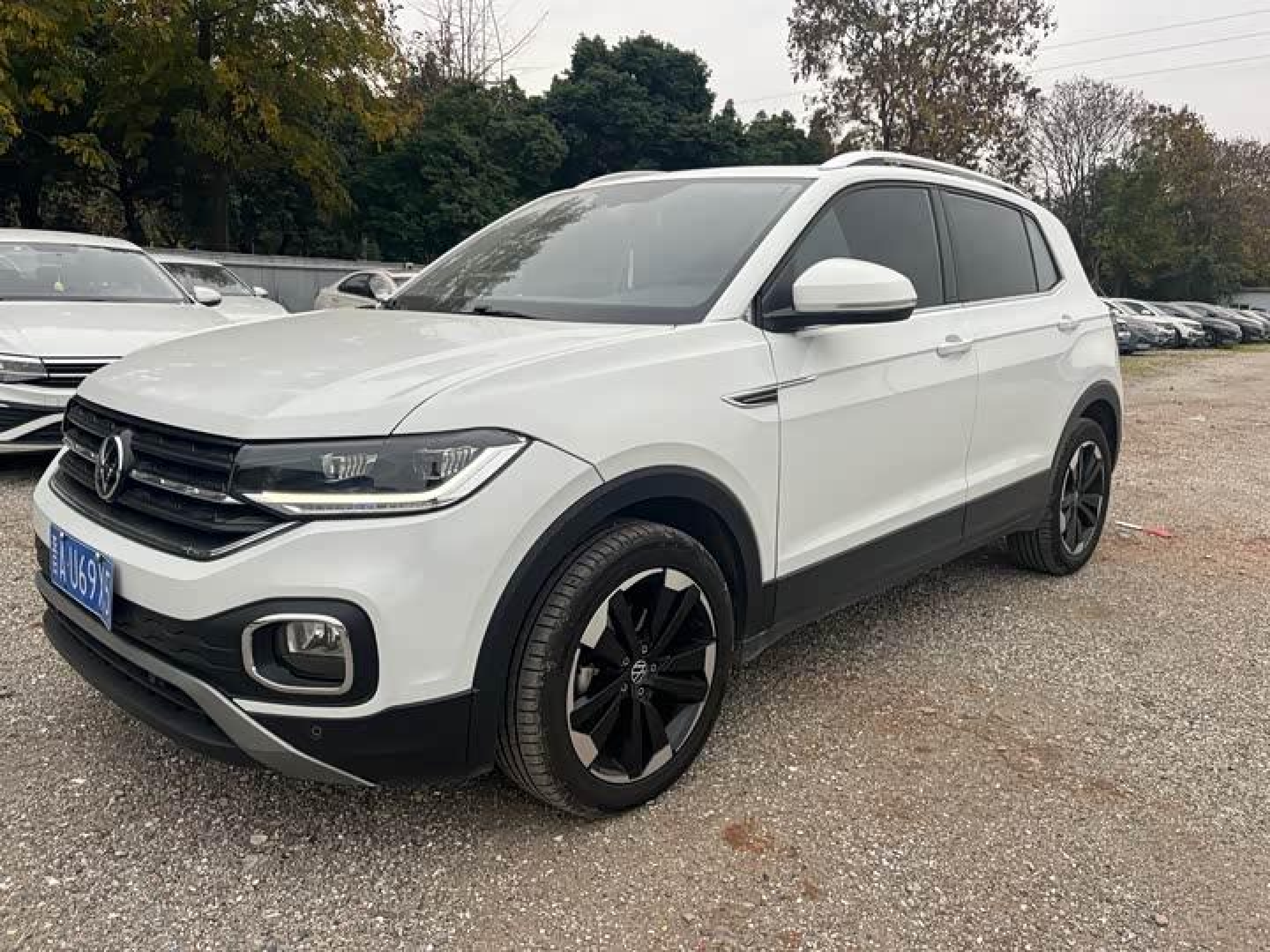Volkswagen T-Roc 2023  200TSI DSG Smart Connect Edition