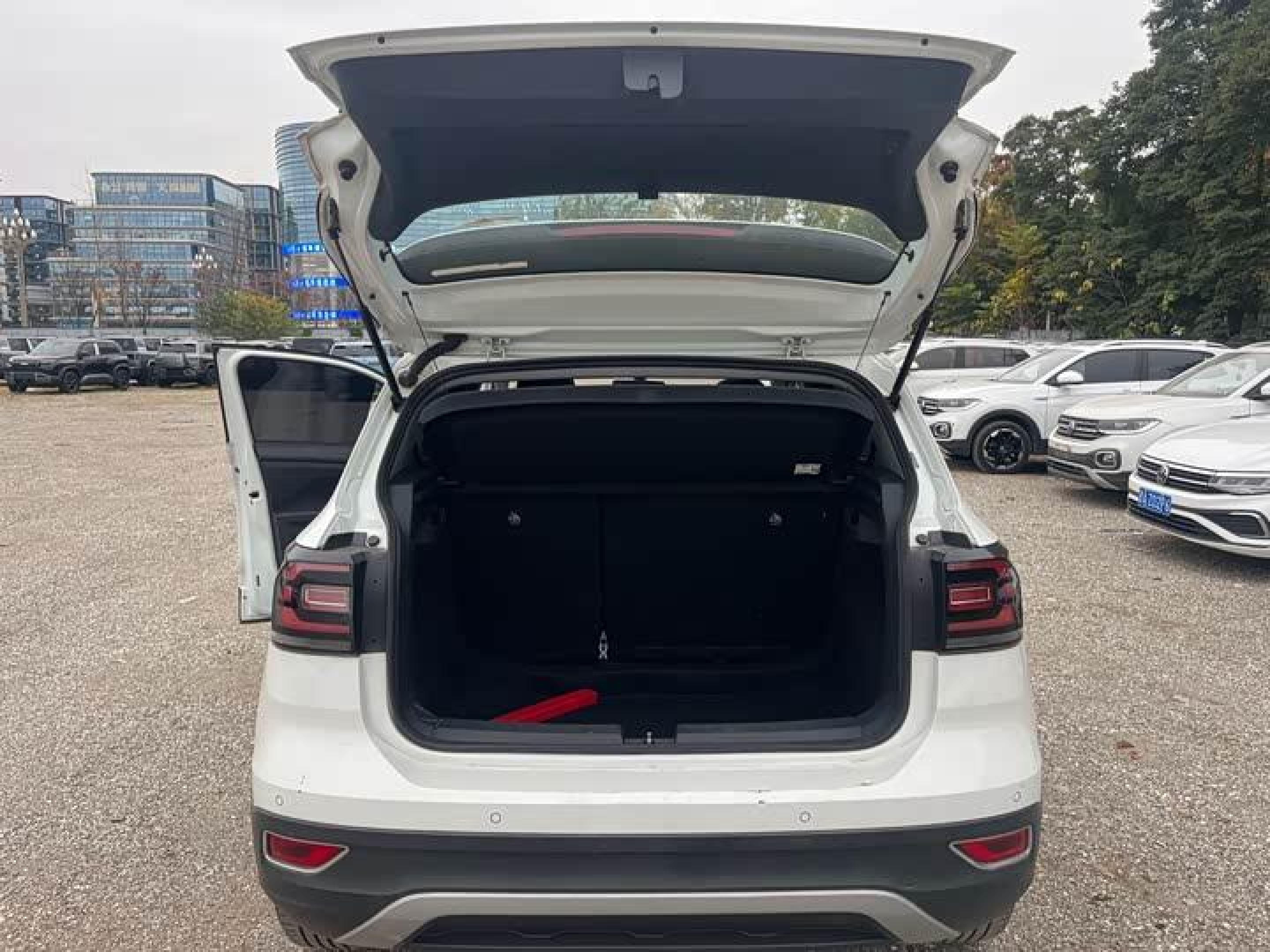 Volkswagen Volkswagen T-Roc 2023  200TSI DSG Smart Connect Edition