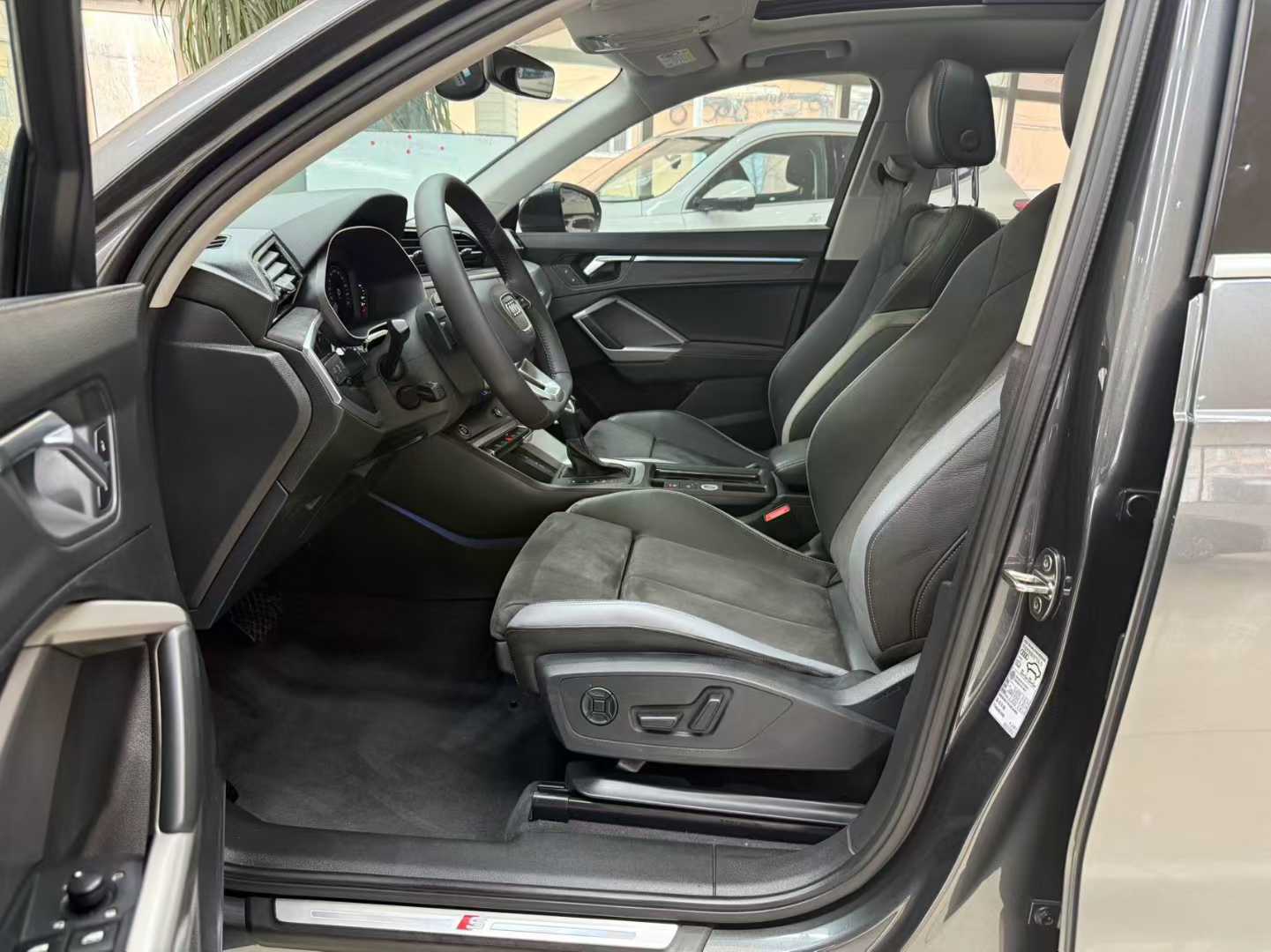 Audi 2021 Audi Q3 35 TFSI S line