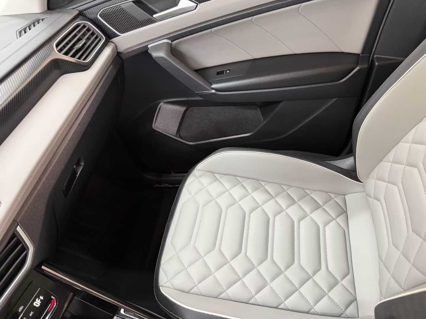 Volkswagen 2023 Volkswagen Tayron 280TSI 2WD Luxury Plus Advanced Edition