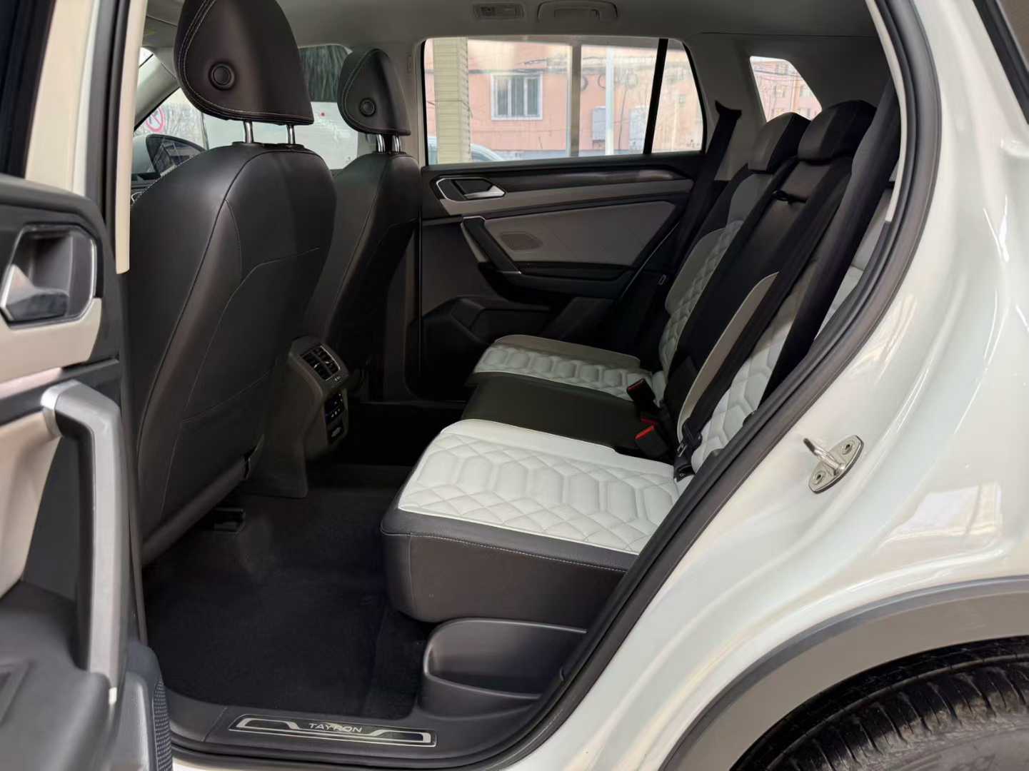 Volkswagen 2023 Volkswagen Tayron 280TSI 2WD Luxury Plus Advanced Edition