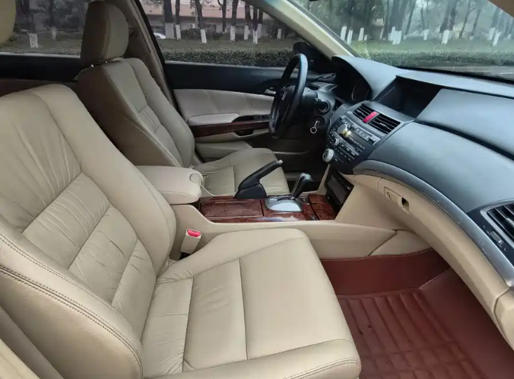 Honda 2010 Honda Accord  2.0L EX