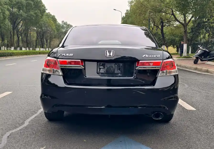 Honda 2010 Honda Accord  2.0L EX