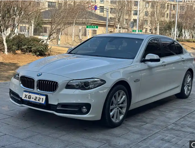 2014 BMW 5 Series  528Li Luxury Line