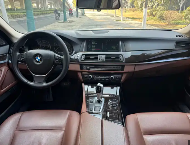 BMW 2014 BMW 5 Series 528Li Luxury Line