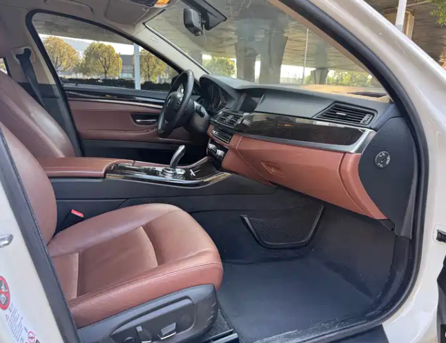 BMW 2014 BMW 5 Series 528Li Luxury Line