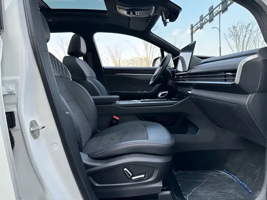 2025 Geely Okavango L 2.0T DCT Exclusiva