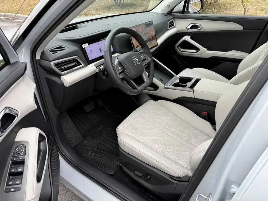 BYD Юань UP 2025 Интеллектуальная версия вождения 401 км Beyond Model