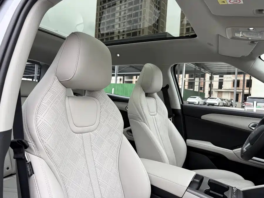 BYD Юань UP 2025 Интеллектуальная версия вождения 401 км Beyond Model