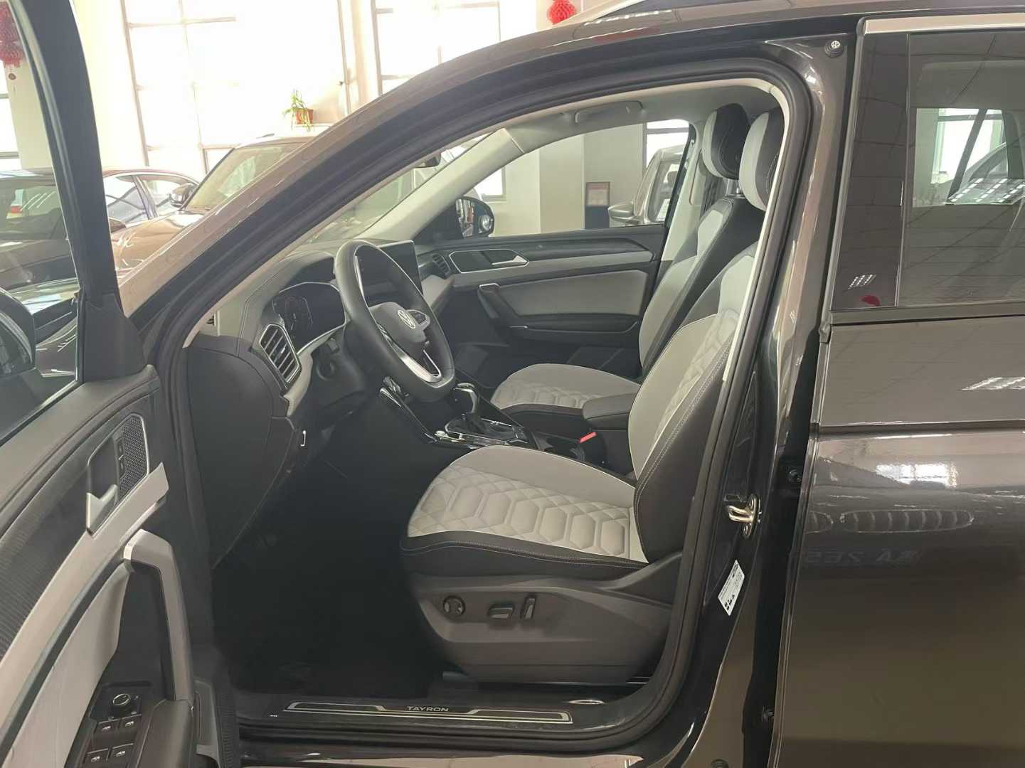 Volkswagen 2023 Volkswagen Tayron 280TSI FWD Luxury Plus Advanced Edition