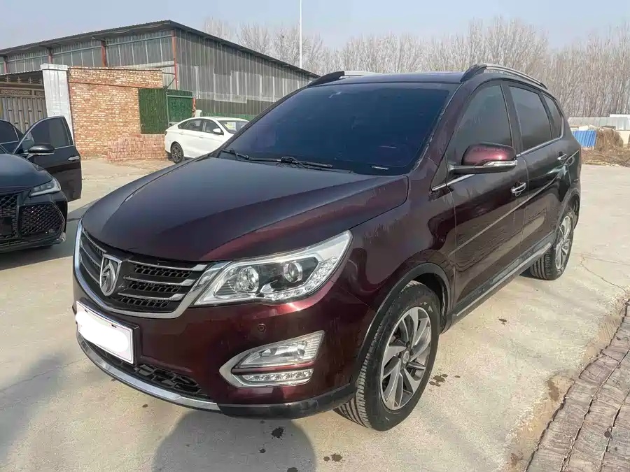 BAOJUN 2015 Baojun 560 1.8L Manual Luxury Edition
