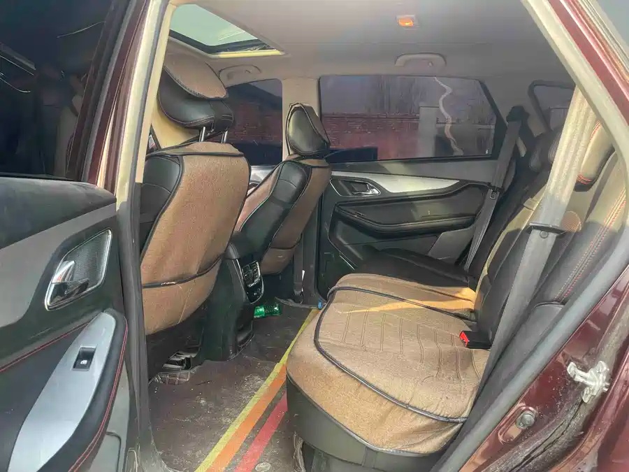 BAOJUN 2015 Baojun 560 1.8L Manual Luxury Edition