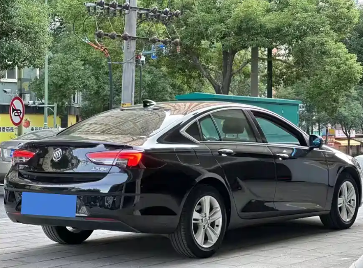 Buick 2019 Buick Regal 20T Elite National V