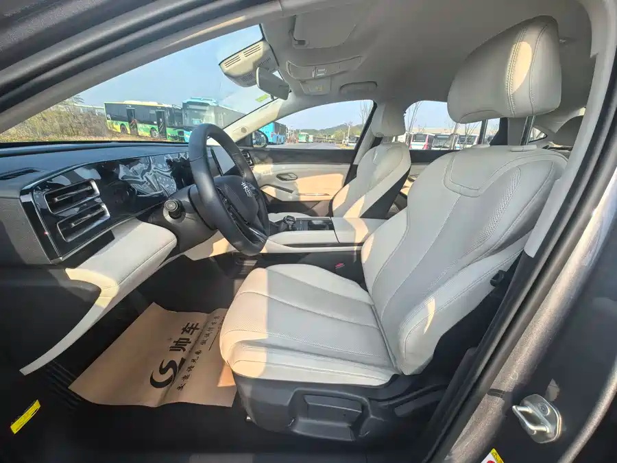 BYD 2024 BYD Qin L DM‑i 80KM Leading Edition