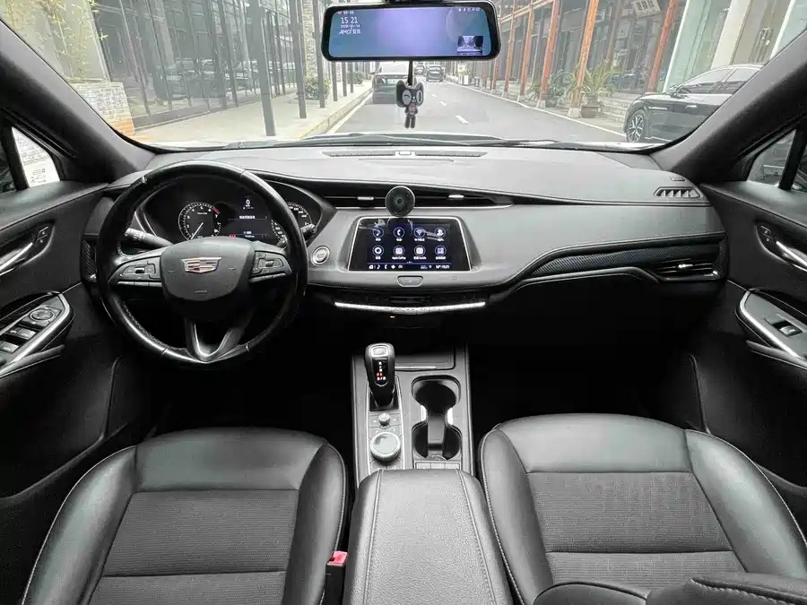 Cadillac Cadillac XT4 2018 28T Two-Wheel Drive Technology Edition