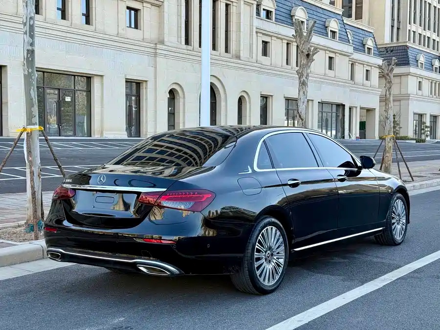 Mercedes-Benz Mercedes-Benz E-Class 2022 Third Facelift E 300 L Luxury Edition