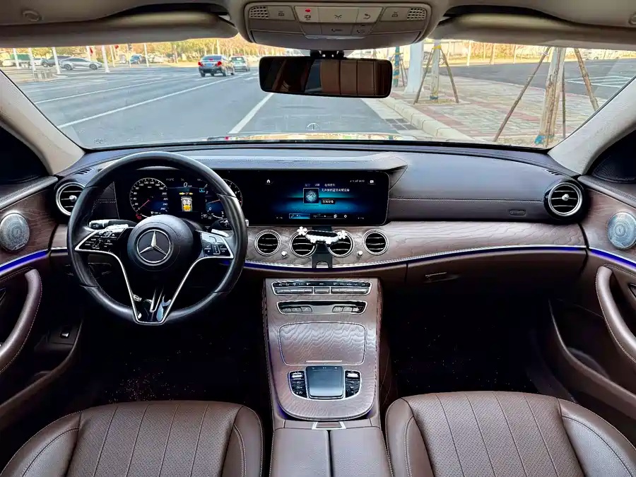 Mercedes-Benz Mercedes-Benz E-Class 2022 Third Facelift E 300 L Luxury Edition