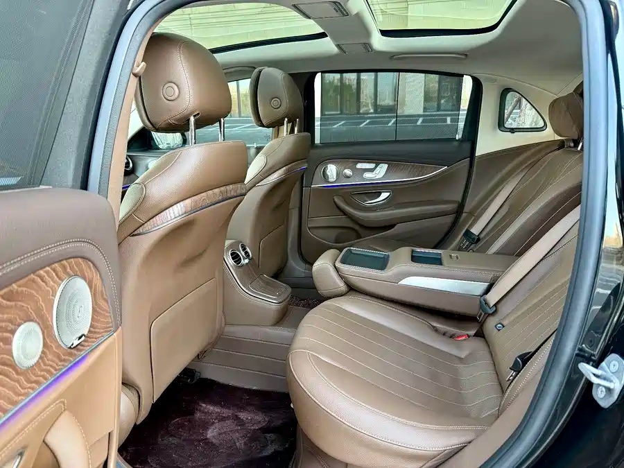 Mercedes-Benz Clase E 2022 Tercera Actualización E 300 L Edición de Lujo