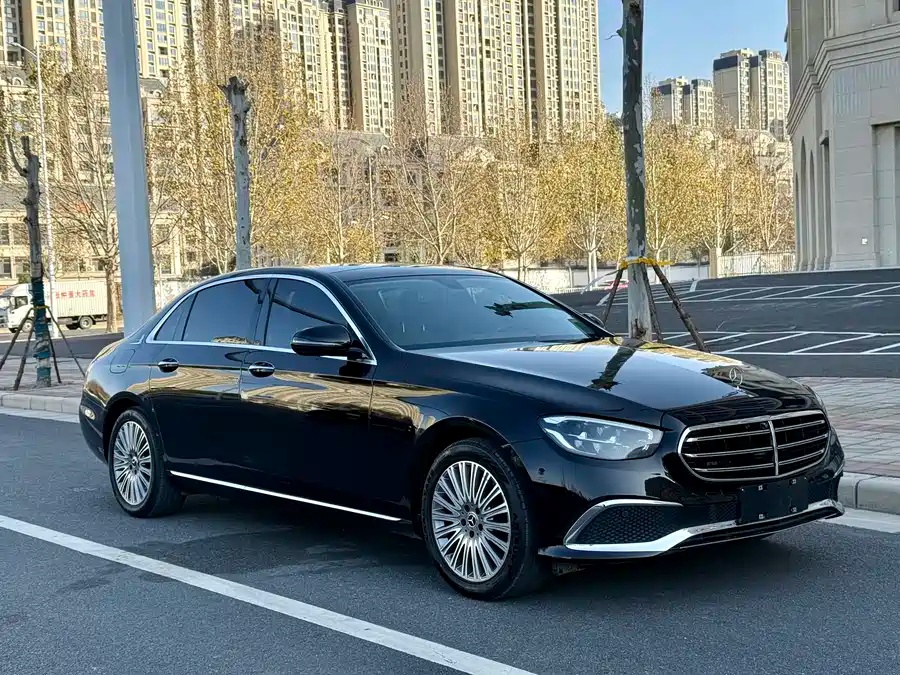 Mercedes-Benz Clase E 2022 Tercera Actualización E 300 L Edición de Lujo